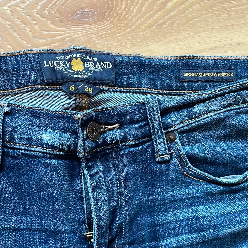 LUCKY JEANS!! Perfect for summer! Light weight and cropped - Picture 2 of 16